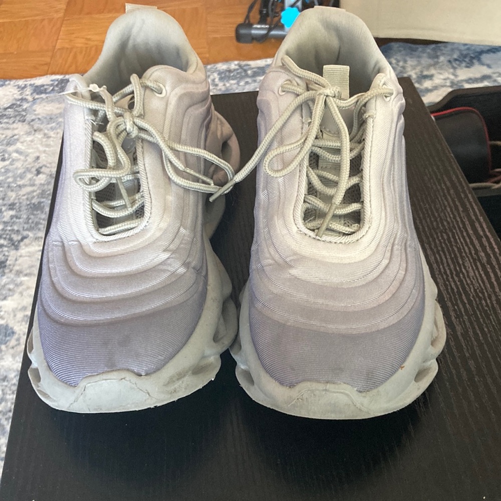 Silver Lucky Step Sneakers, Size 8.5